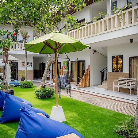 Oasis Lembongan Hotel Nusa Lembongan  Exterior photo