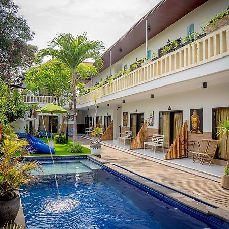 Oasis Lembongan Hotel Nusa Lembongan  Exterior photo