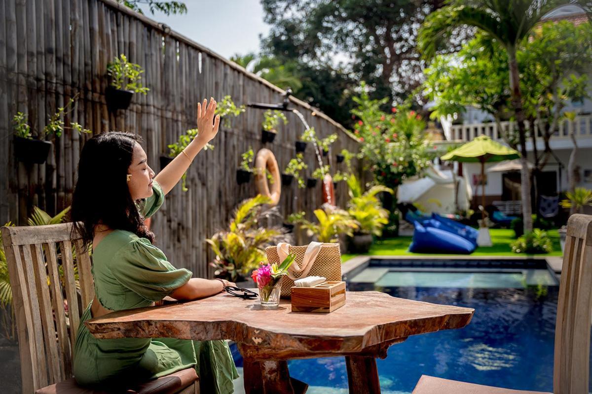Oasis Lembongan Hotel Nusa Lembongan  Exterior photo