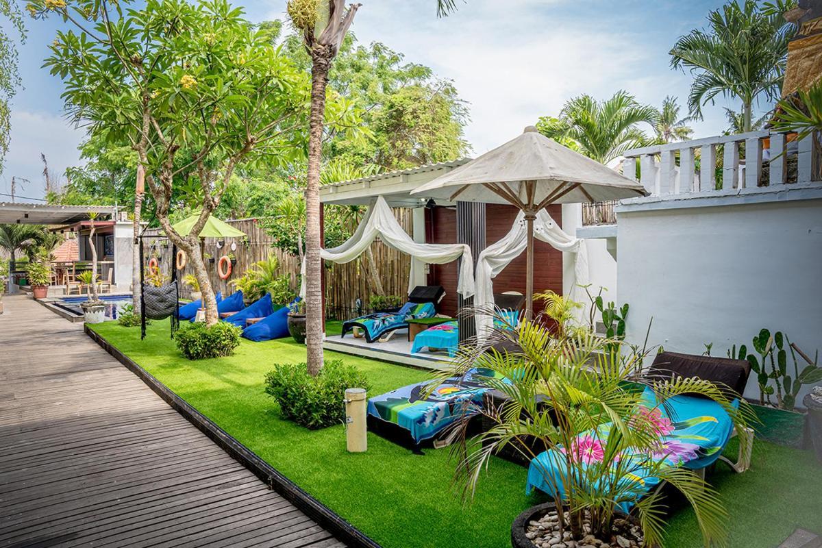 Oasis Lembongan Hotel Nusa Lembongan  Exterior photo